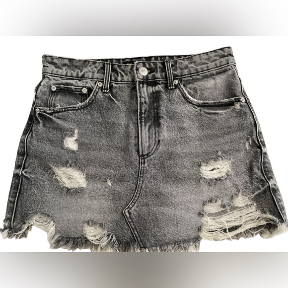 ZARA DISTRESSED DENIM MINI SKIRT MID-RISE LIGHT GRAY SMALL - Picture 1 of 5